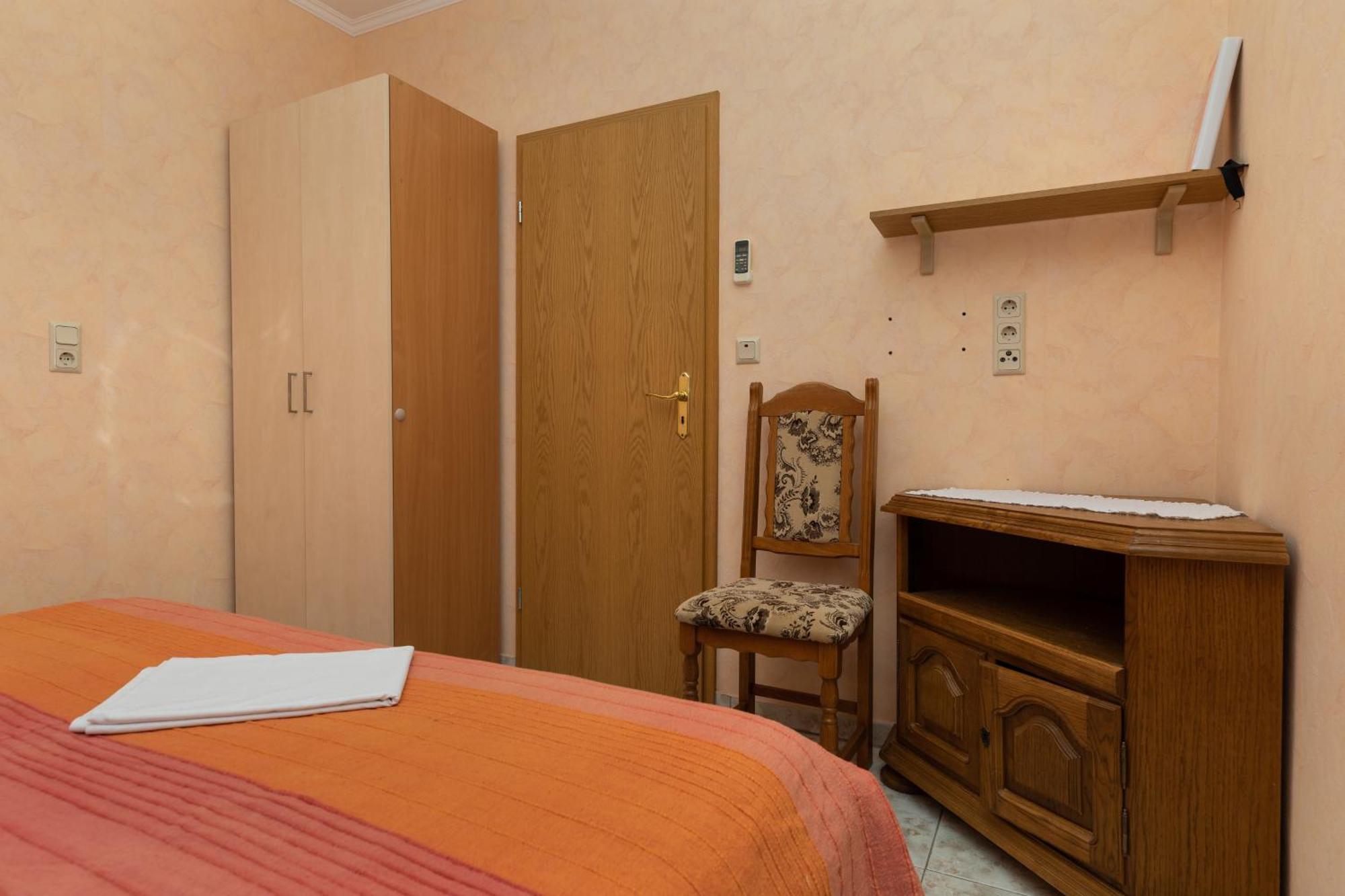 Apartments By The Sea Duce, Omis - 5973 Habitación foto